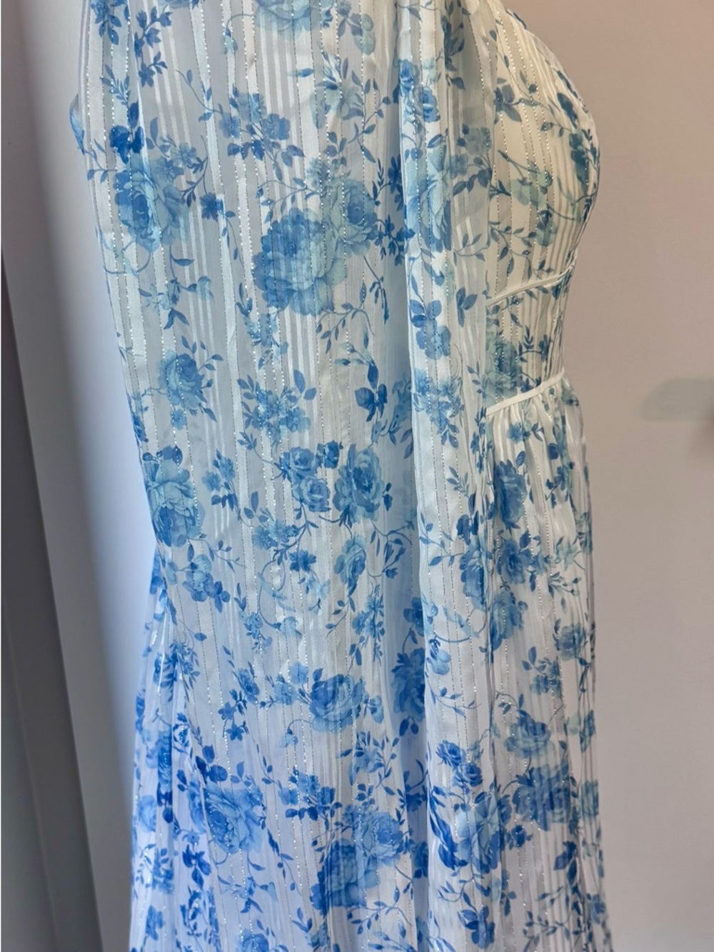 Altar'd State Jenni Floral Mini Dress in blue and white - Picture 5 of 6